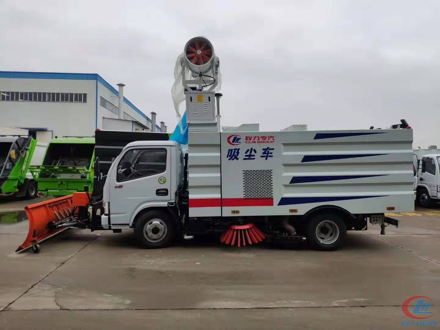 小多利卡D6吸尘车加扫刷，加除雪车，加雾炮