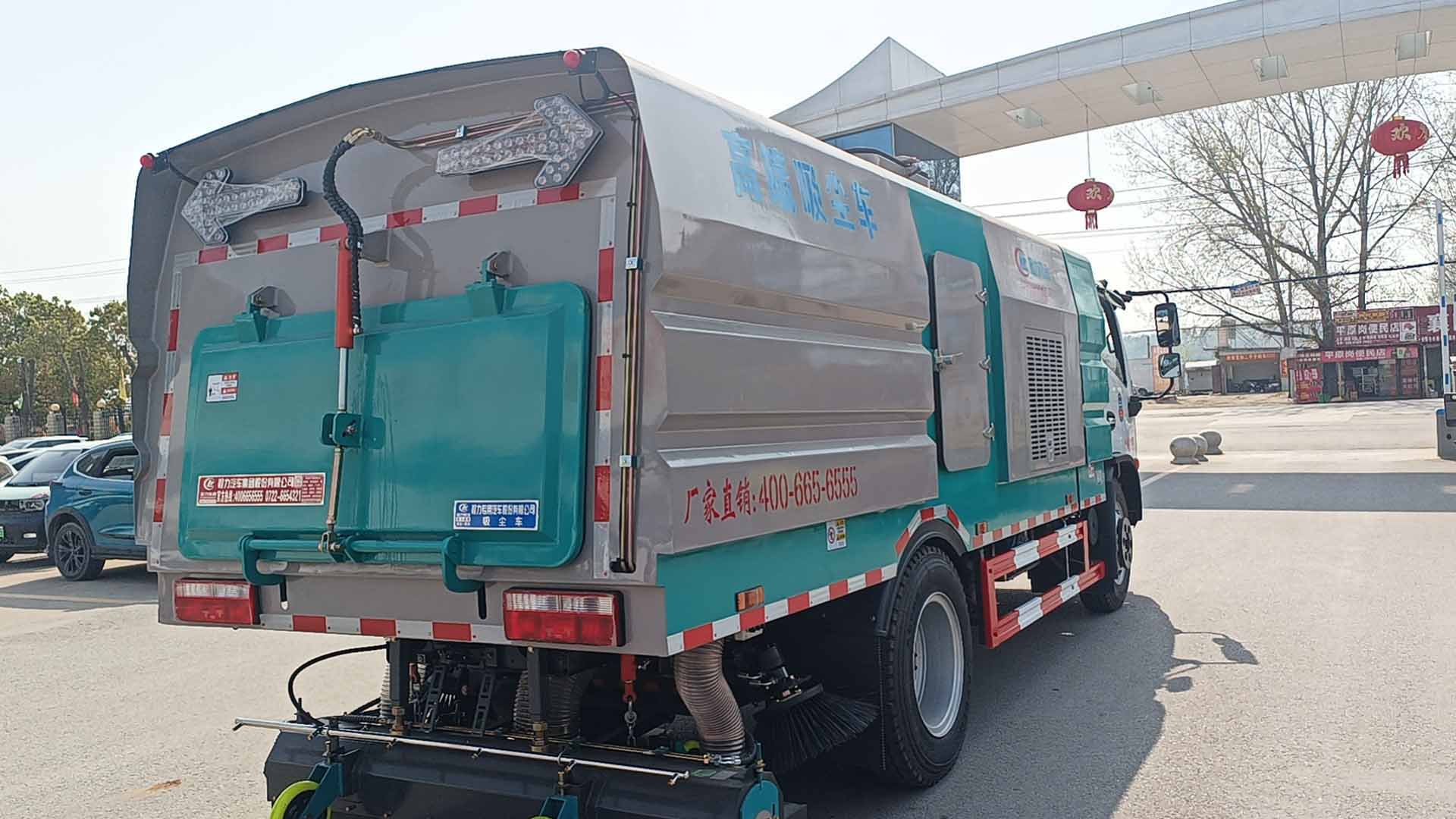 尊龙凯时吸尘车厂家直销，东风大福瑞卡高端吸尘车